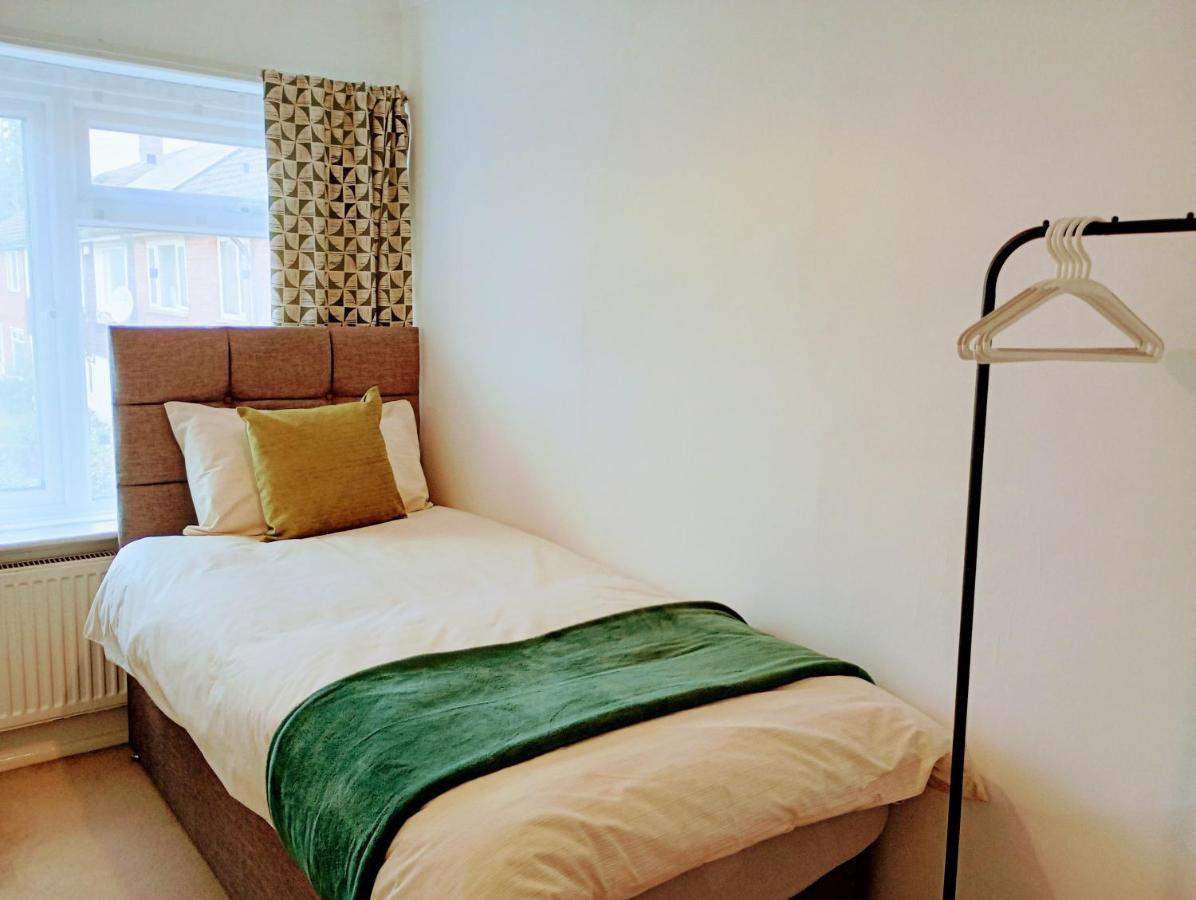 3Br House With Garden Near Bicester Village Bagian luar foto