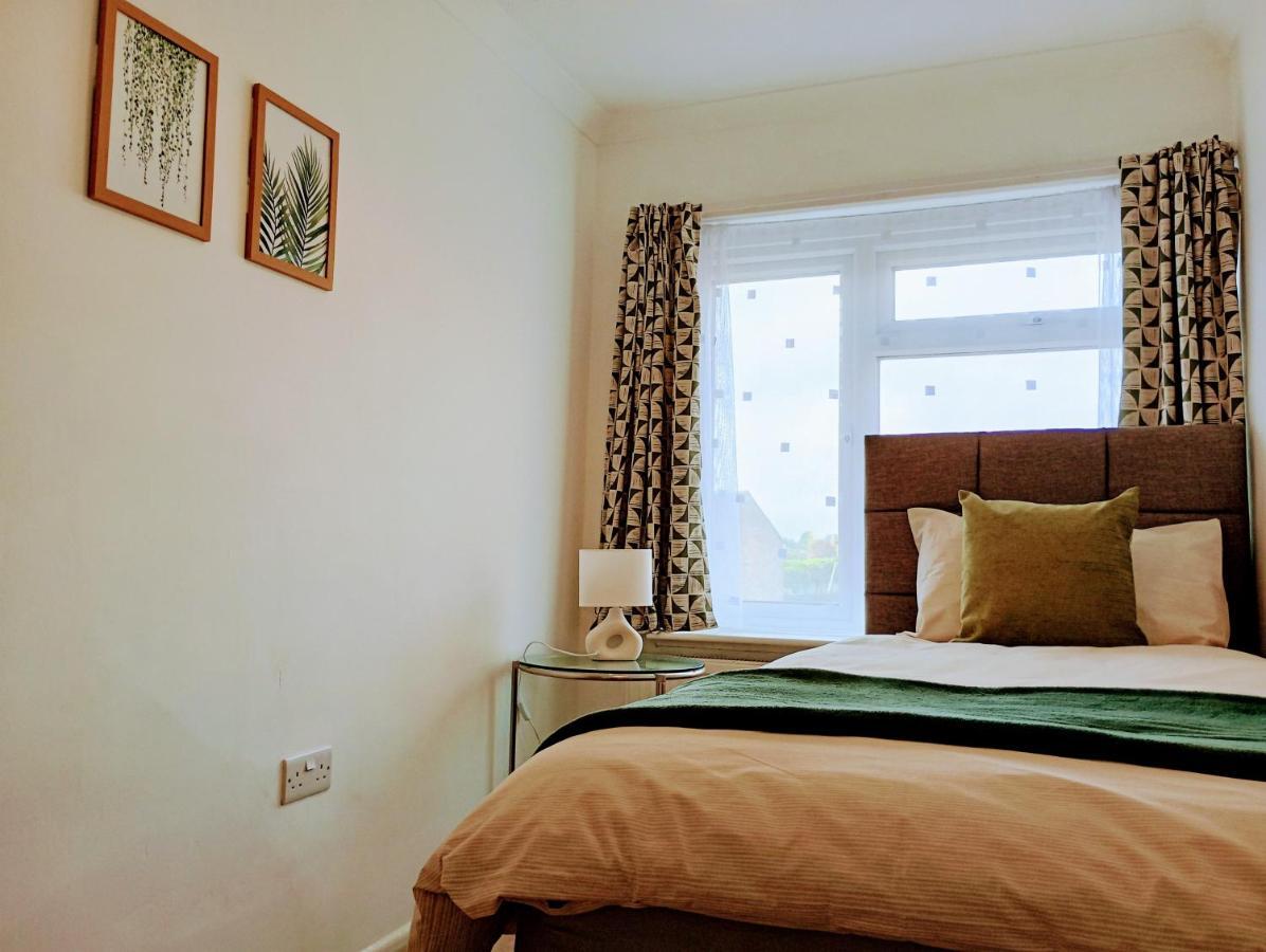 3Br House With Garden Near Bicester Village Bagian luar foto