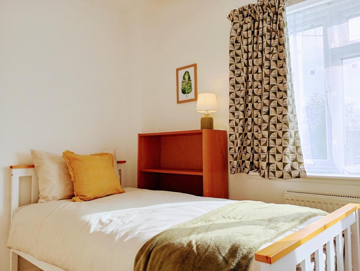 3Br House With Garden Near Bicester Village Bagian luar foto